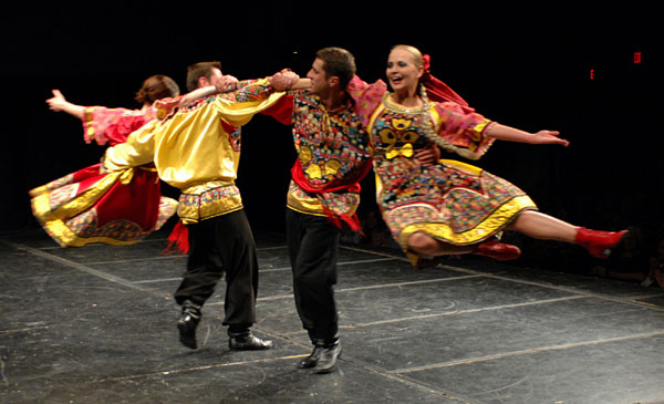 Photo by Ken Mahnke. Kalinka, Russian folk dance, ensemble Barynya, Alexander Rudoy, Alexey Maltsev, Olga Chpitalnaia, Anna Brovkina, Texas Tour 2011