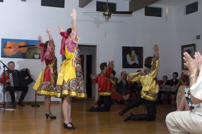 Kalinka, Russian folk dance
